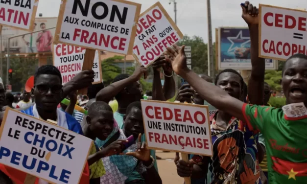 Gli africani invitano i loro discendenti in Francia a non votare per l’estrema Destra